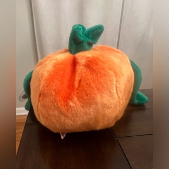 Ty Beanie Babies Pumpkin Plush with Green Leaves - Picture 2 of 3